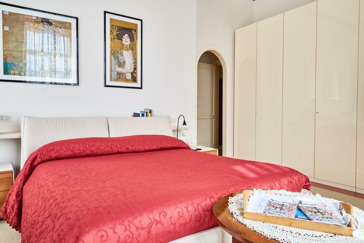 Suite Klimt P.Zza Amedeo Napoli Ngoại thất bức ảnh